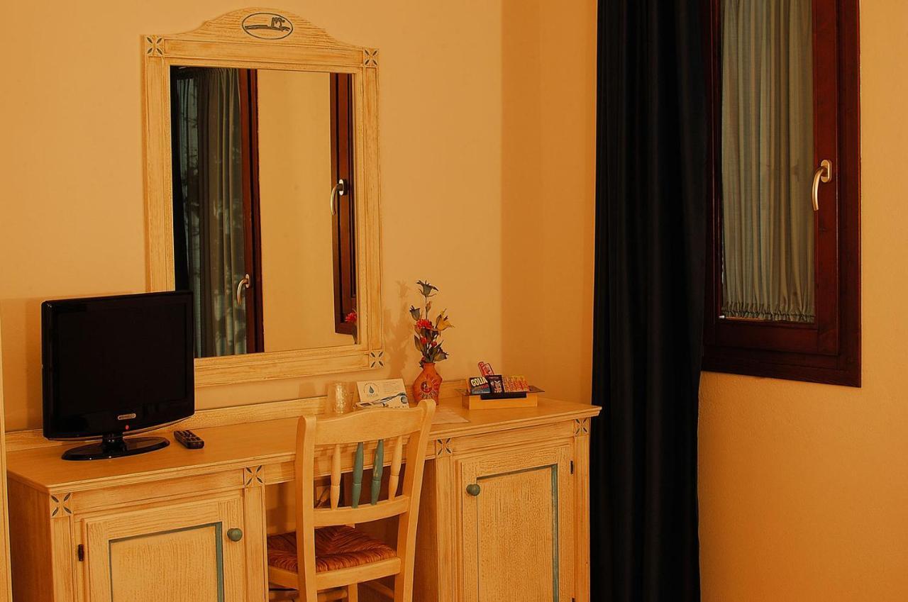 Hotel Le Sabbie Calasetta Exteriör bild